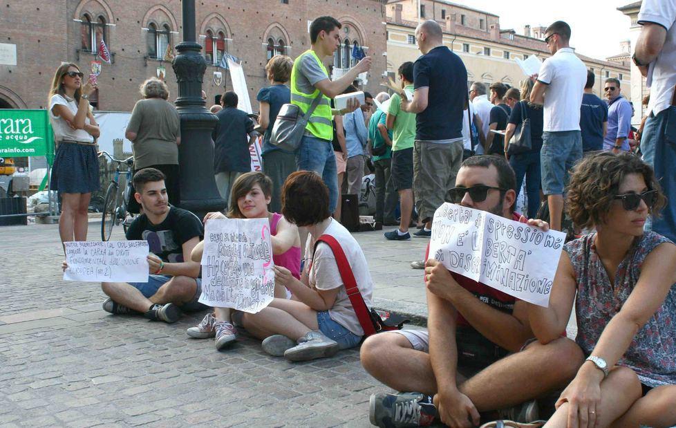 Sentinelle, sit-in e contromanifestazione 