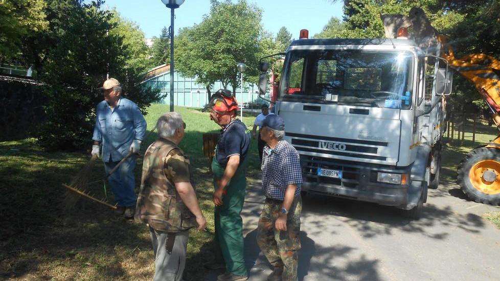 In settanta per pulire e sistemare i parchi