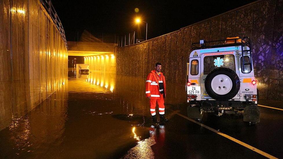 Maltempo: pompieri in soccorso di automobilisti nei sottopassi dell’Empolese