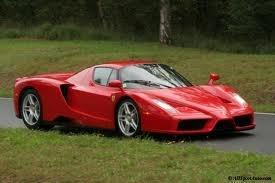 Bambini travolti da una Ferrari, grave una dodicenne 