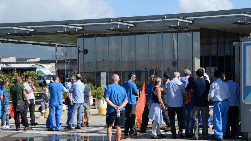 Sciopero alla Piaggio, bloccato l’ingresso del magazzino merci