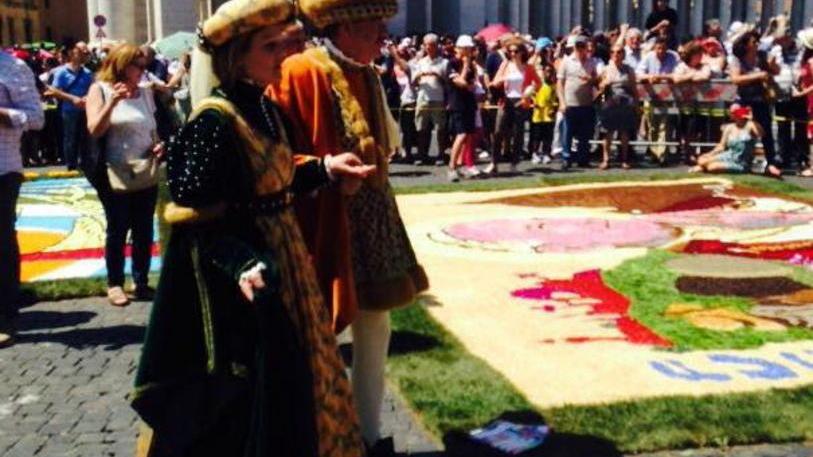 L’Infiorata e i costumi del Palio di Fucecchio conquistano Roma