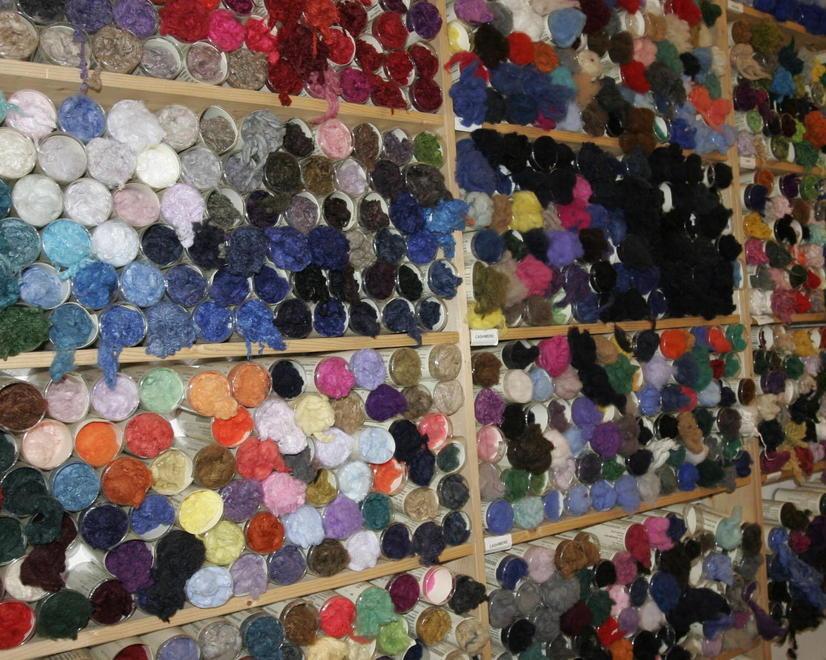 Prato, impennata dei costi dei coloranti tessili, tintorie e stamperie in allarme 