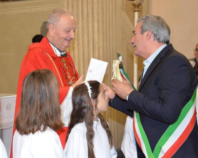 In 300 alla festa per i 50 anni da sacerdote di don Taddei 