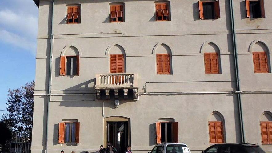 Retta non pagata di 2 bimbi I frati fanno causa a Carrara