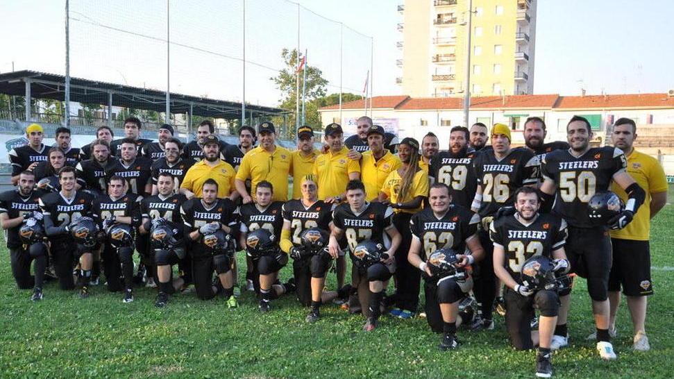 I Redjackets alzano la coppa al Rossetti nel mini superbowl