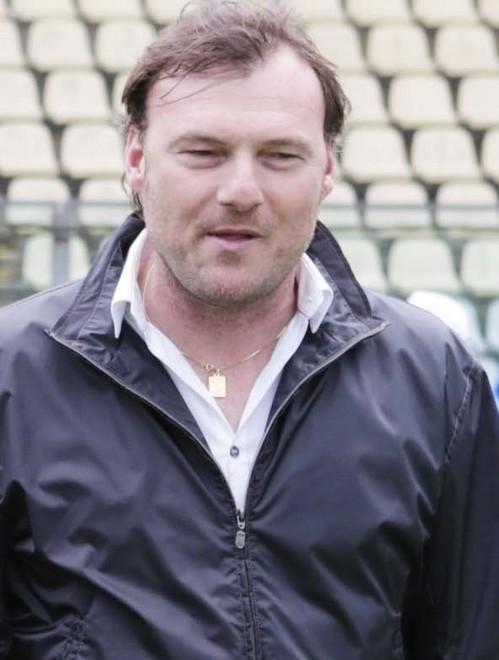 Il mister interrompe le vacanze per un summit di mercato