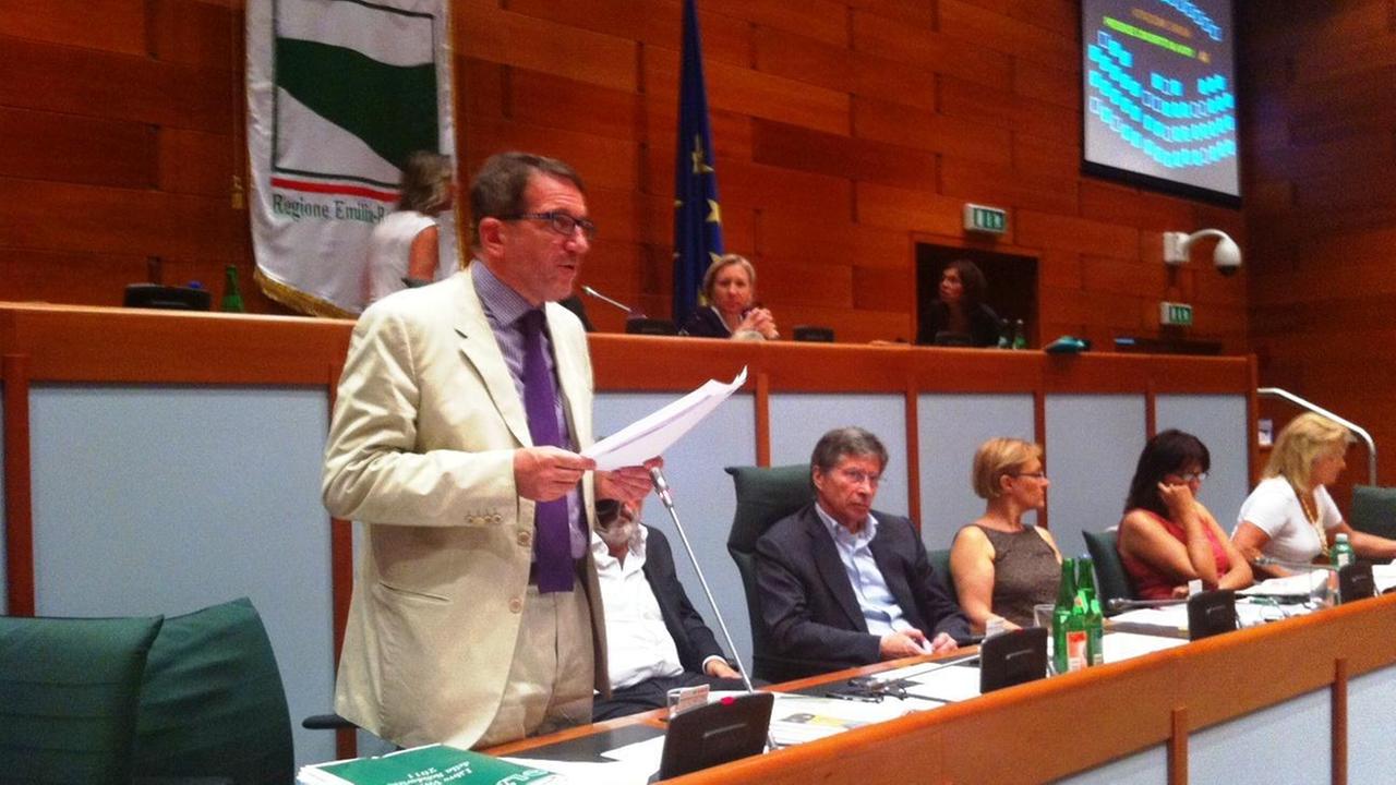 Auto blu, Favia contro Muzzarelli