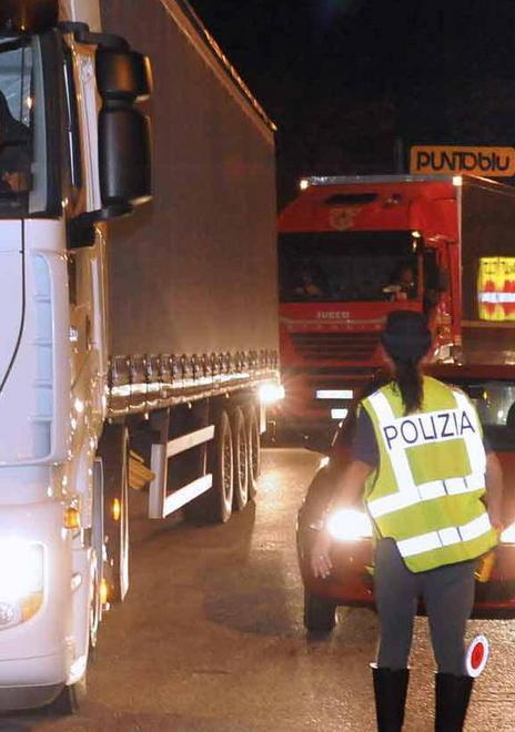 Maximulte a due autisti di Tir 1800 euro per il riposo saltato