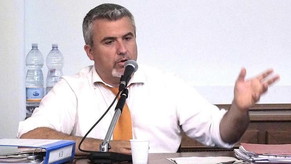 Denunce per tende e falò non autorizzati