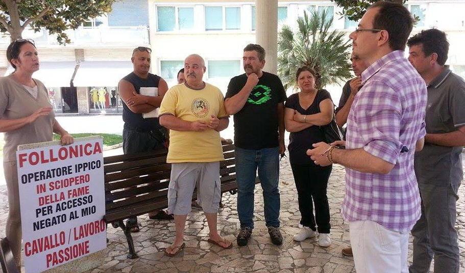 Protesta per il cavallo “sfrattato” 