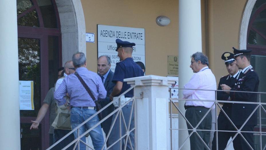«Bomba all’Agenzia delle entrate», ma è un falso allarme