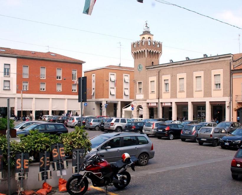 Cassiera infedele, scatta il processo