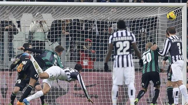 Il gol al Sassuolo di Federico Peluso con la maglia della Juve