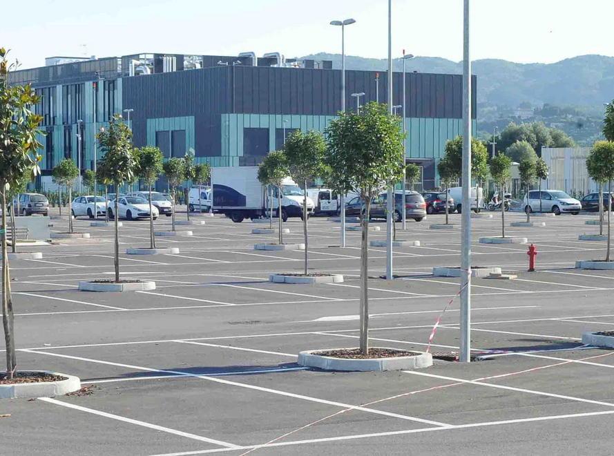 Vuoti i parcheggi degli ospedali: sono cari 