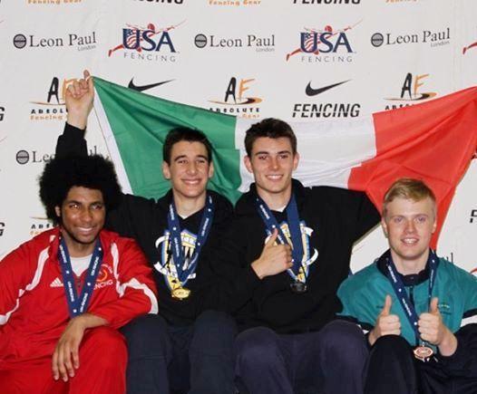 Spada maschile: il podio della categoria Under 20 con il 17enne modene se Federico 
Vismara con la medaglia d'oro al collo