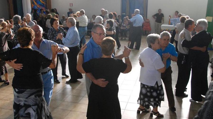 Niente più serate danzanti: in rivolta gli anziani di Capoterra 