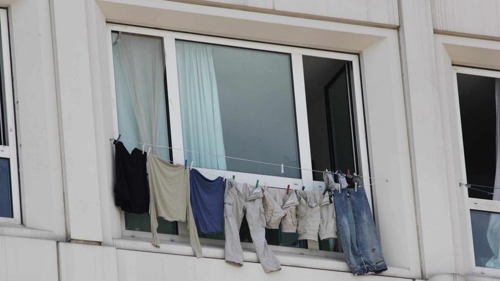 Al residence di Pratilia non vogliono i panni stesi