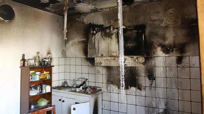 Lascia i fornelli accesi ed esce di casa, l’incendio devasta la cucina