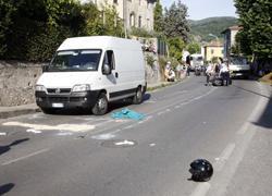 Incidente sulla Sarzanese, perde la vita uno scooterista 