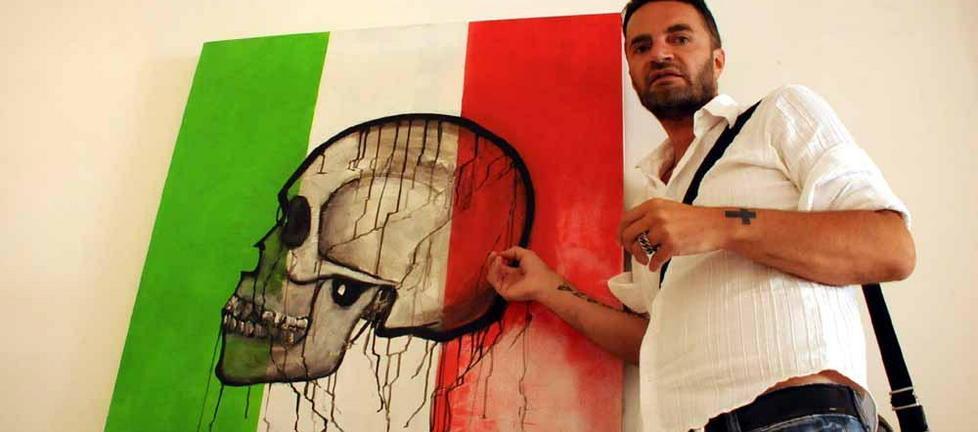 Teschio nel tricolore: mostra choc a Carrara 