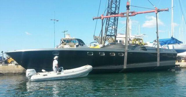 Recuperato a largo Magnum in avaria