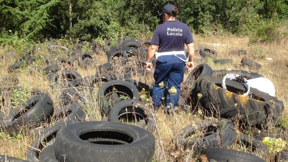 Una discarica a due passi dal fiume Liscia