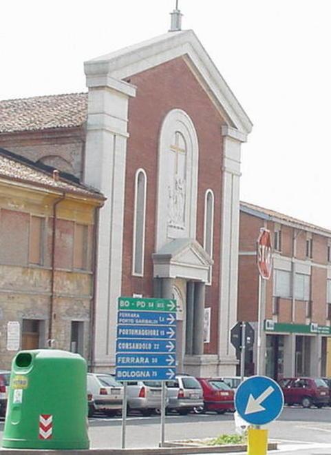 Rubano 600 euro nello studio del parroco