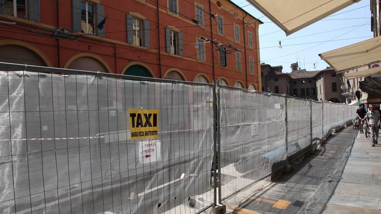 Corso Duomo: «Fate in fretta o qui si chiude tutti»