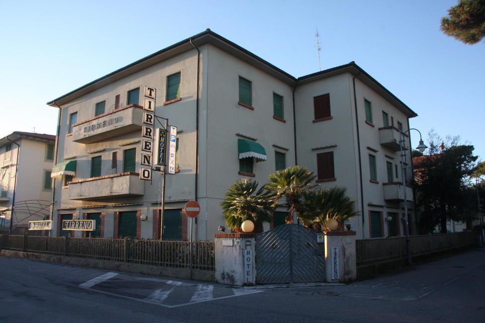 Sgomberato l’ex hotel trasformato in dormitorio 