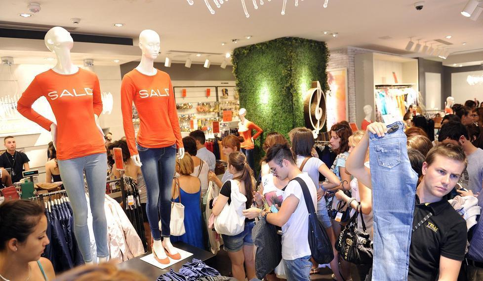 Commercio: saldi estivi al via da sabato prossimo