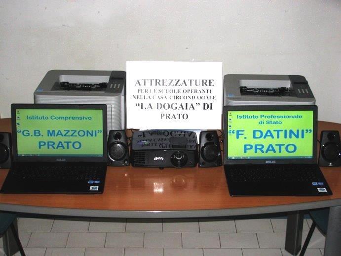 Computer e stampanti per i 300 studenti-detenuti della Dogaia 