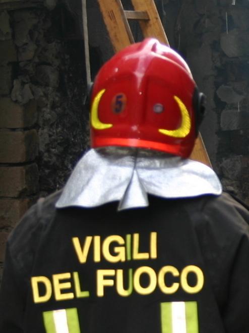 Bambino resta chiuso in casa “salvato” dai vigili del fuoco