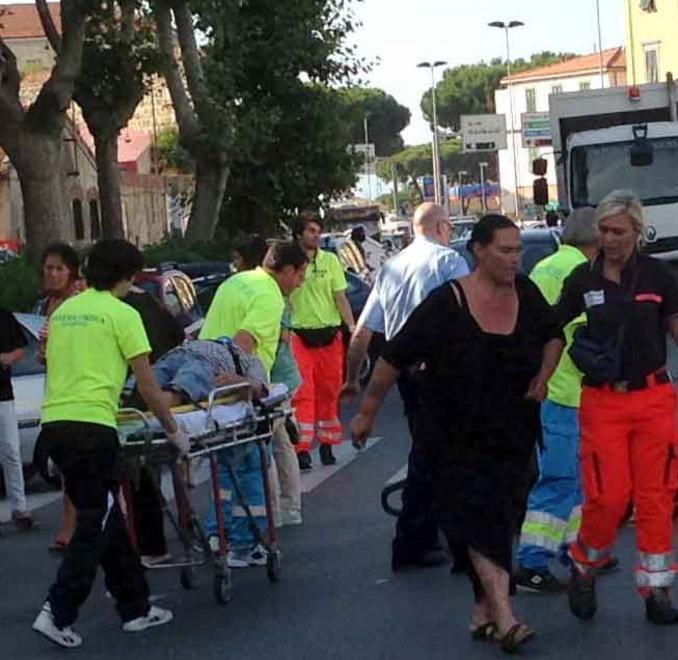 Travolta sulle strisce da un motorino 