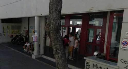 Via l’amianto al liceo Enriques 
