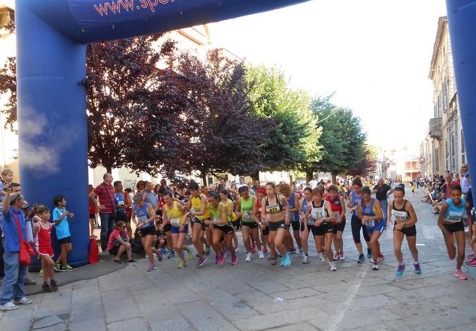 Festa di sport, duecento atleti rianimano il centro storico