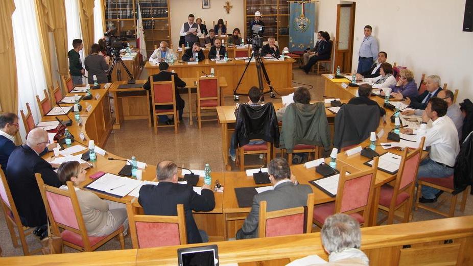 L’opposizione all’attacco del sindaco