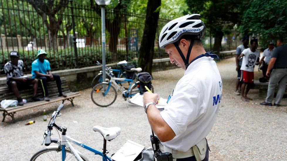 Giardini ducali, un repulisti in bicicletta