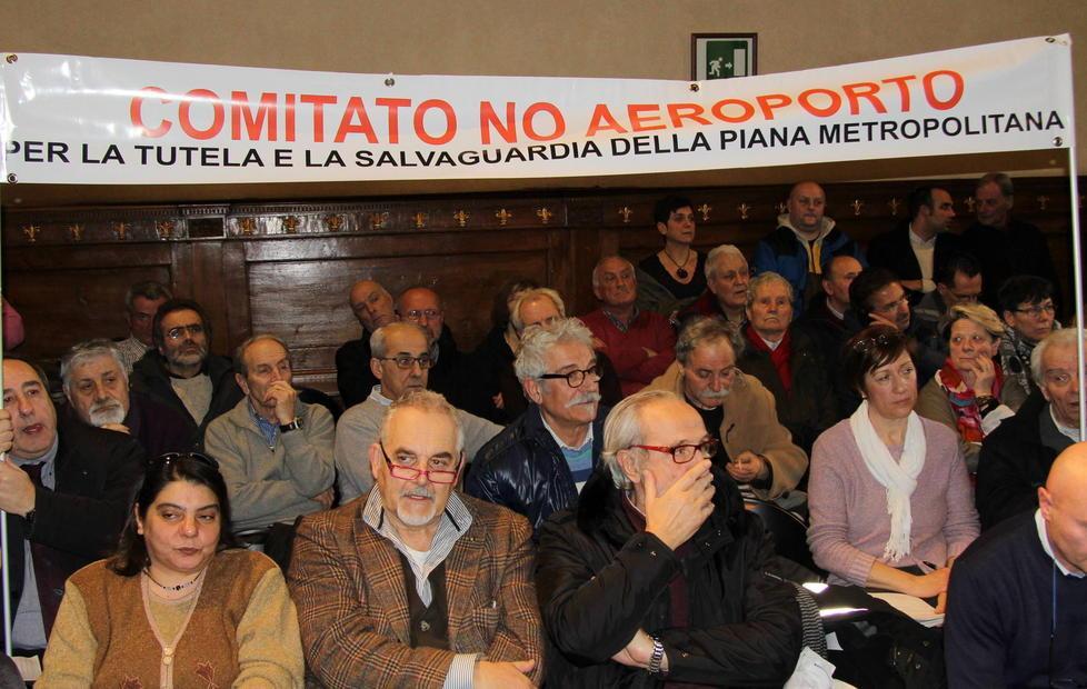 I comitati ai consiglieri regionali: «Non votate la nuova pista» 