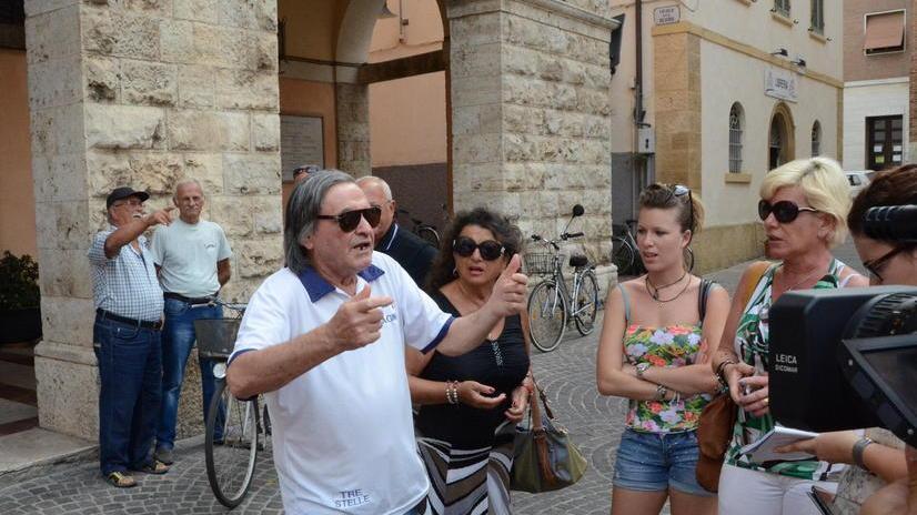 Caos parcheggi a Marina, protestano balneari e bagnanti
