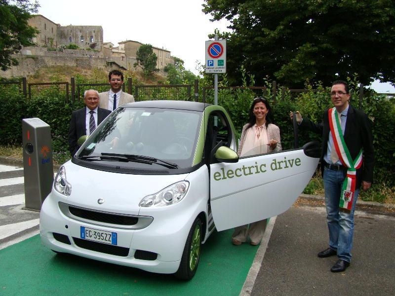 A Volterra arriva la prima colonnina per la ricarica delle auto elettriche 