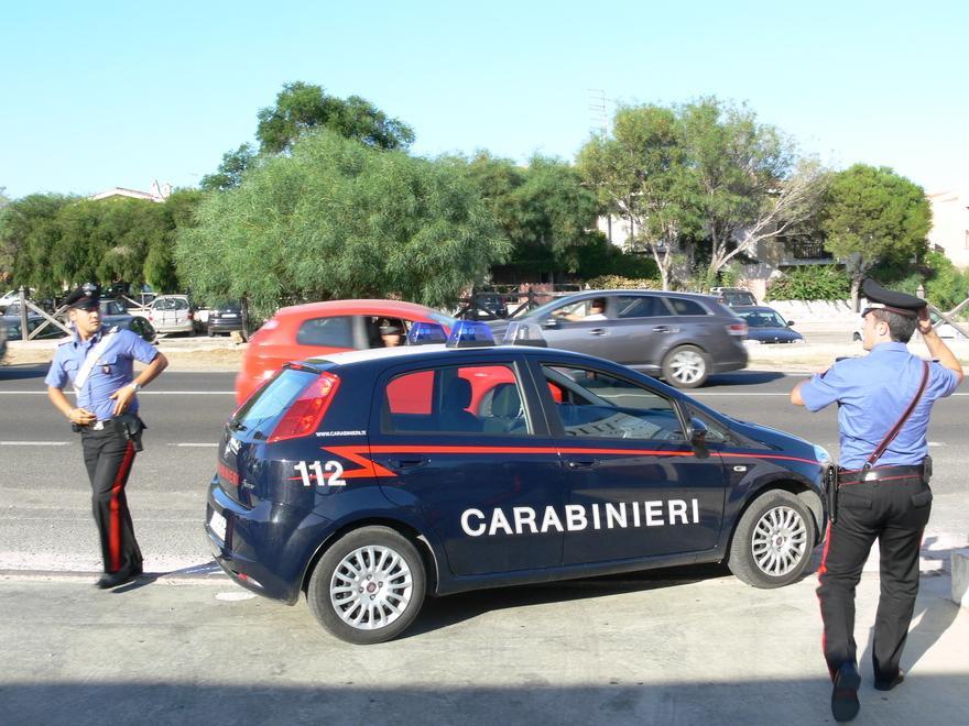 Rubano la cassaforte del market, bottino 20mila euro 