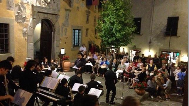A Cutigliano la “Notte bianca tra musica e fiori”
