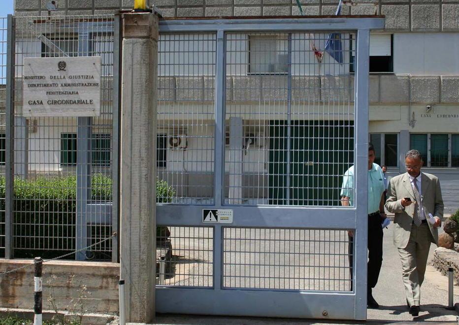 Chiude il carcere, il sindaco Succu chiede aiuto a Pigliaru 