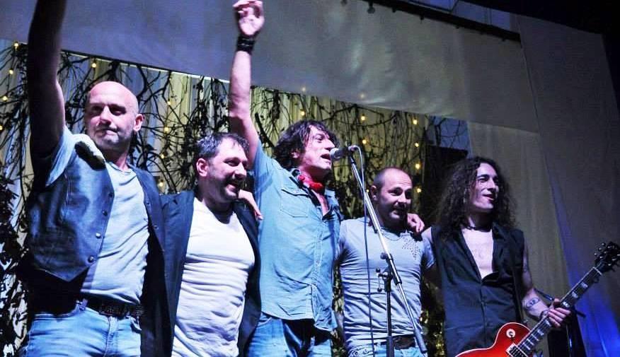 John Strada canta tutta la magia del rock 