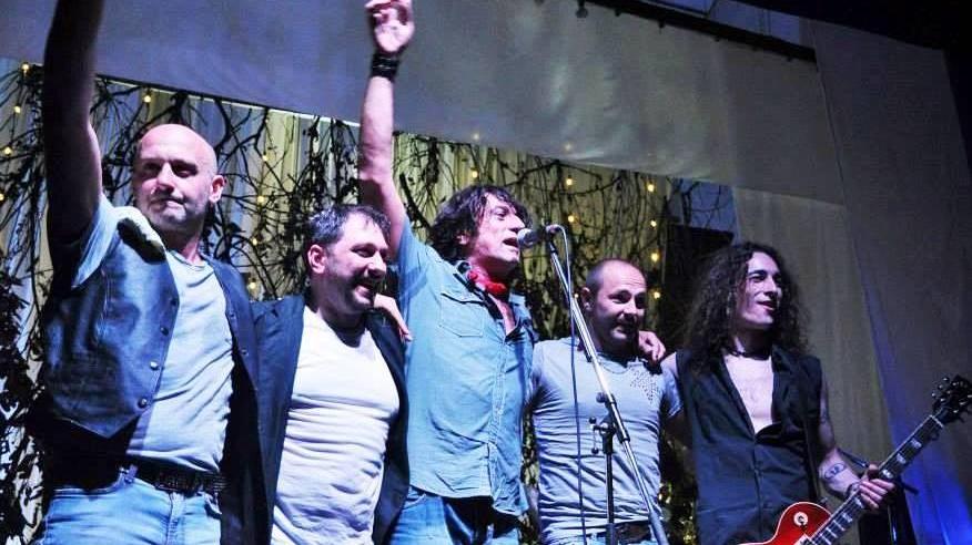 John Strada canta tutta la magia del rock