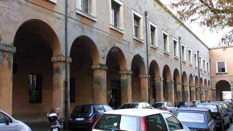 «Dacci l’oro», e gli puntano la pistola