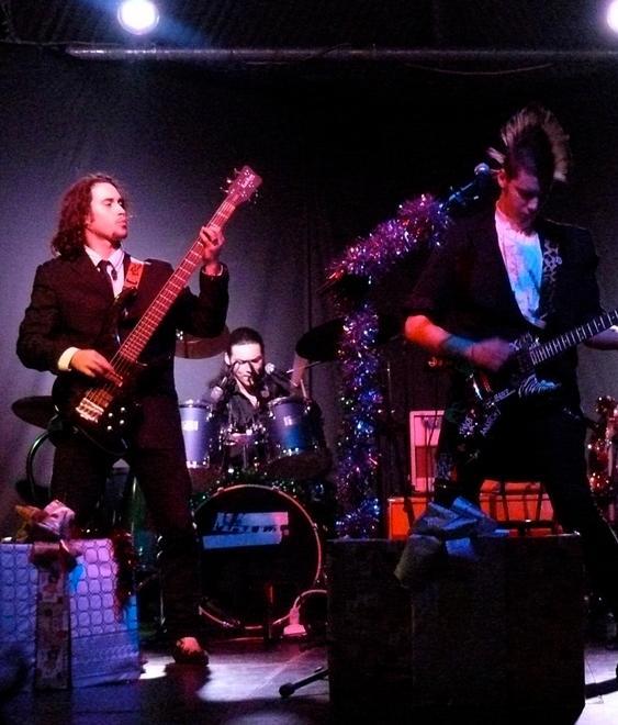 Con i Lubrification rock e hybrid-punk in dieci nuovi brani