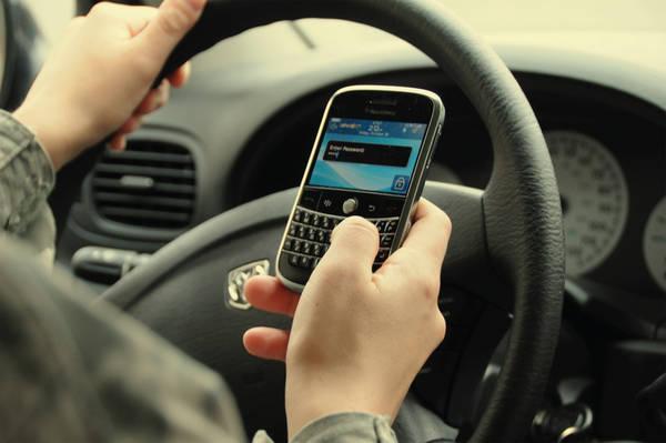 Automobilisti di Monsummano e Larciano sempre più indisciplinati: aumentano le multe per i cellulari 