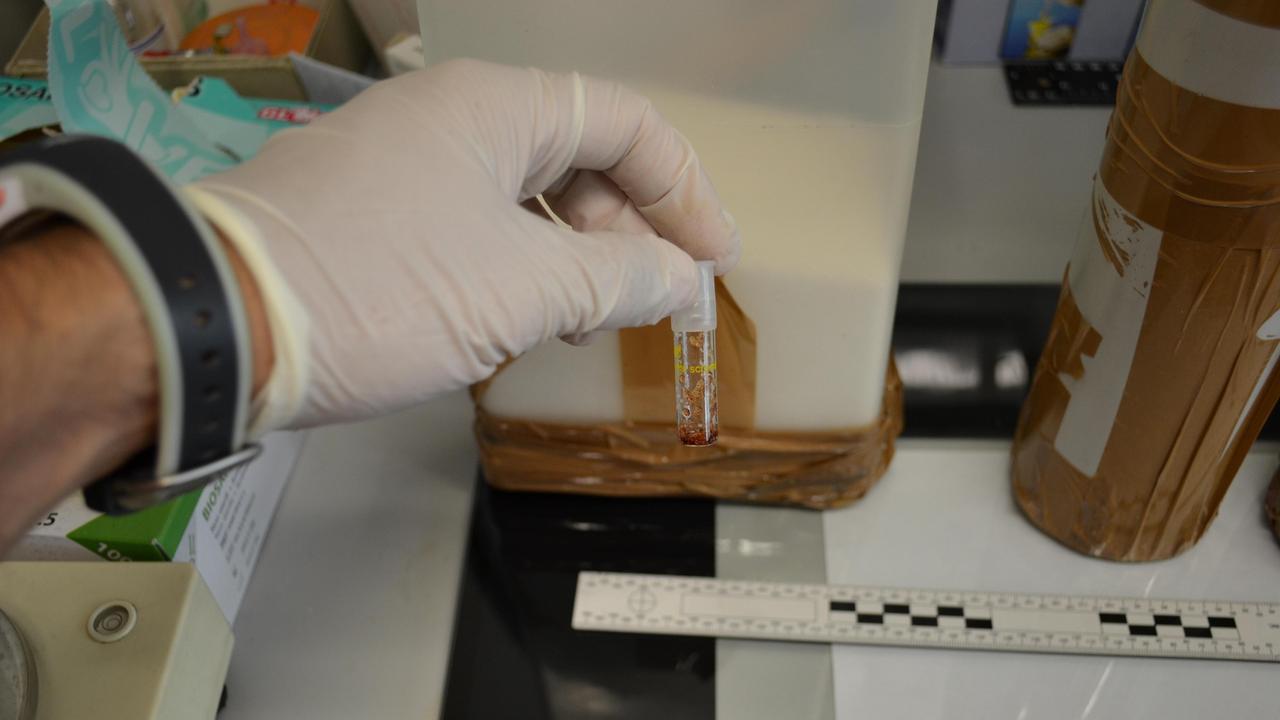 Nel garage avevano nascosto un chilo e mezzo di droga sintetica